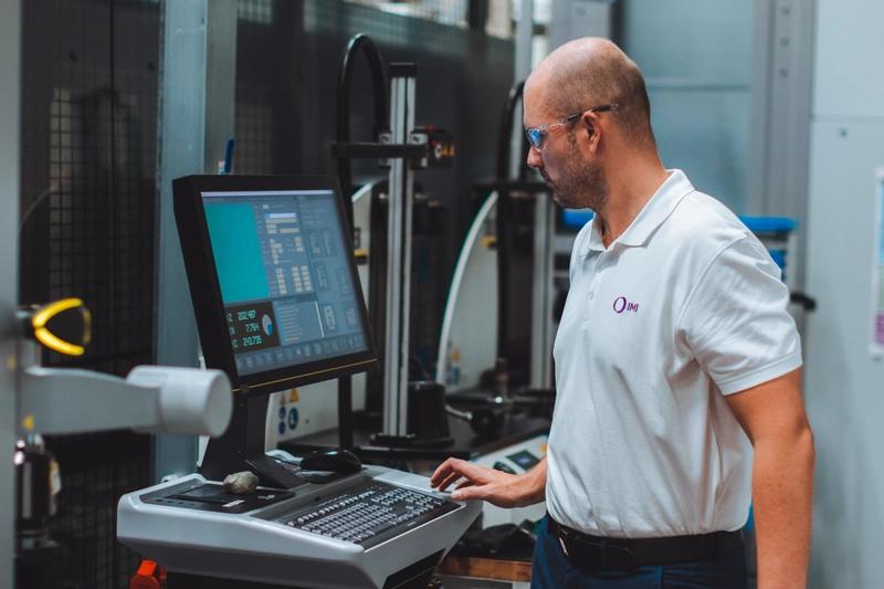 Continuous Dynode Electron Multipliers